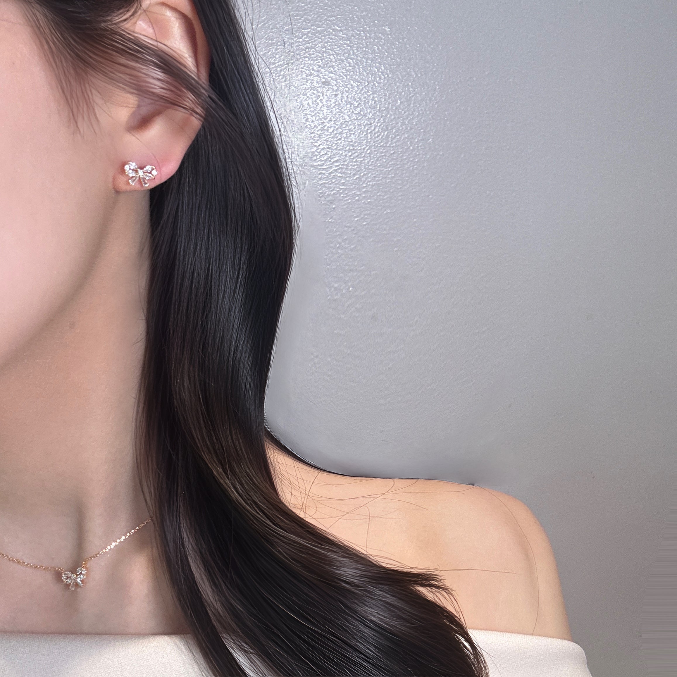 ピュア・リボンネックレス(ゴールド)