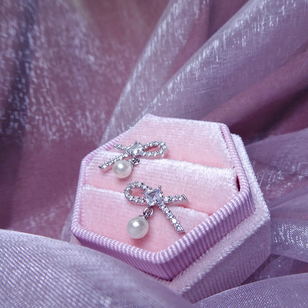 Tear Pearl Earrings (Silver)